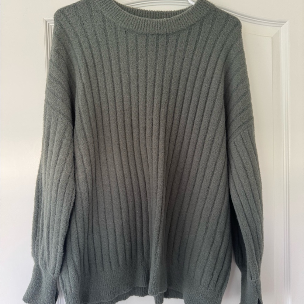 Ribbed Grey/Green Soft Sweater